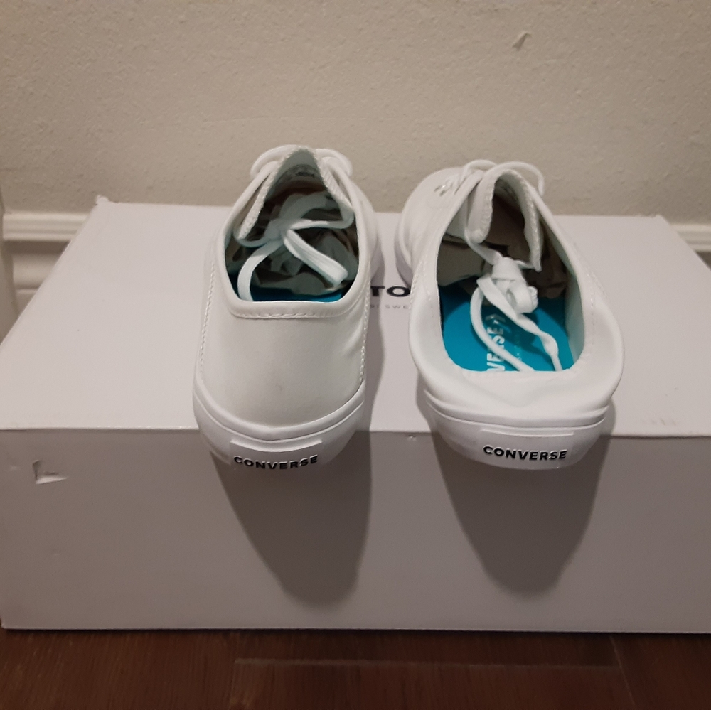 Converse - Picture 2 of 4